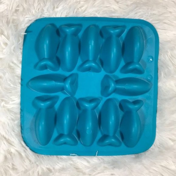 NWOT Set of 4 Pineapple Starfish Fish Flora Silicone Soap Mold Trays - Picture 6 of 10